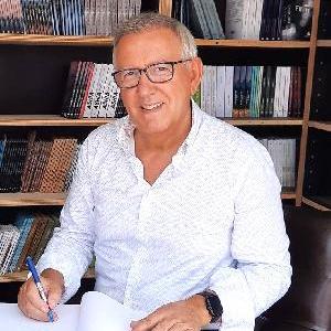 Escritor Francisco Rica